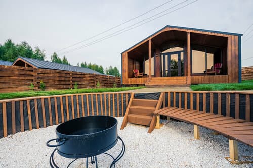 Барнхаус для глэмпинга: конструкция, плюсы и минусы, цена