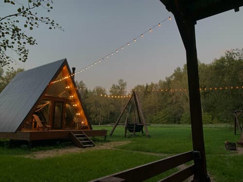 Глэмпинг Чернолесье — a-frame в Калужской области