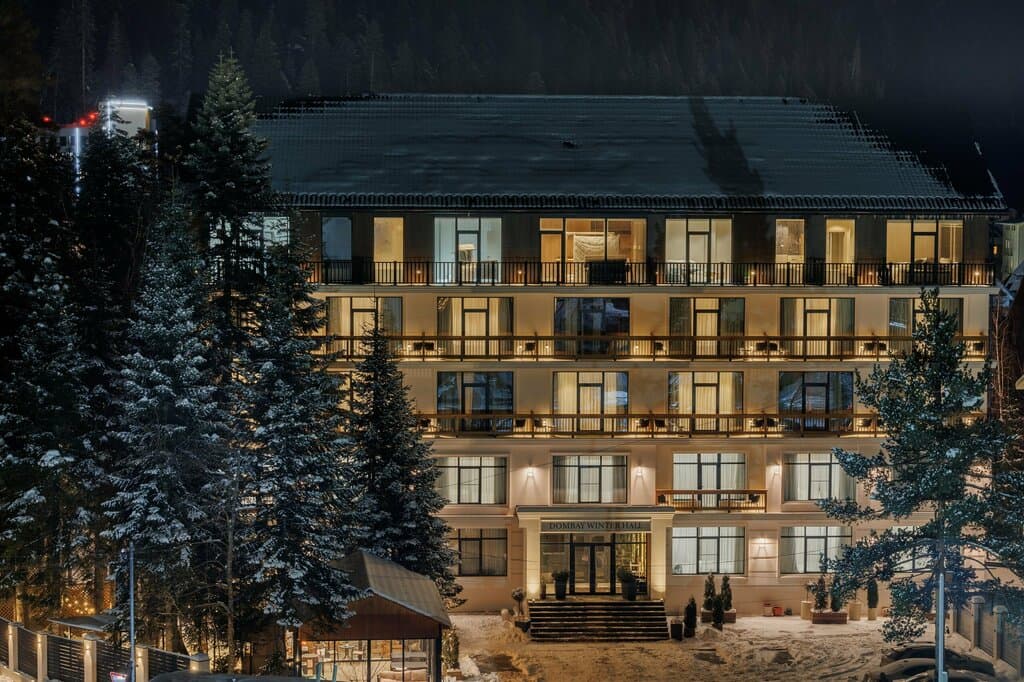 Dombay Winter Hall — глэмпинг в Карачаево-Черкесии