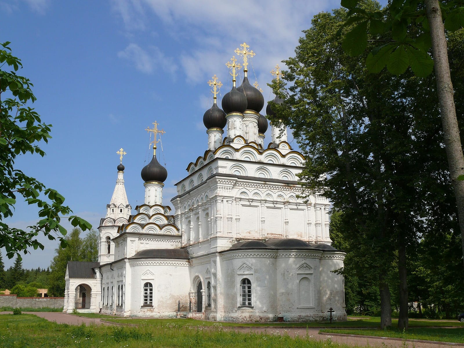 Александро-Невский монастырь