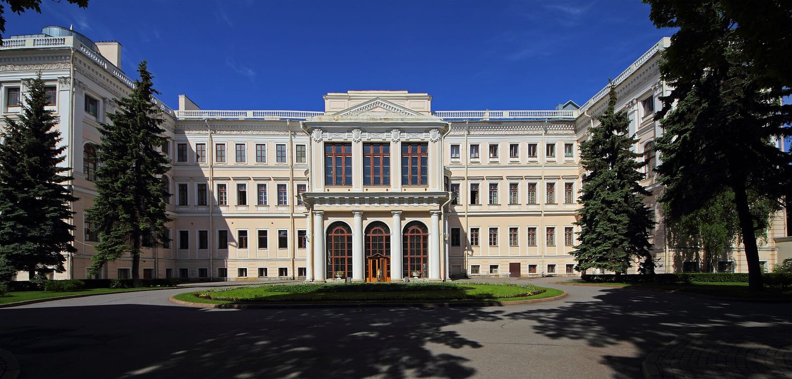 Аничков дворец