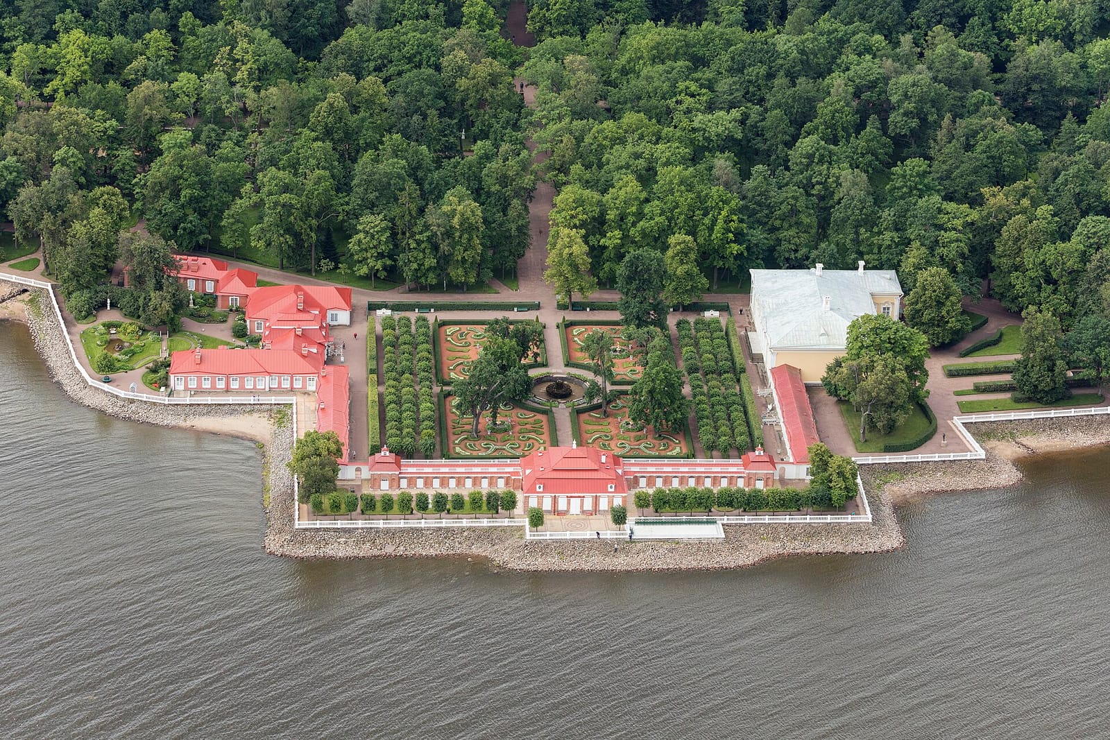 Монплезир