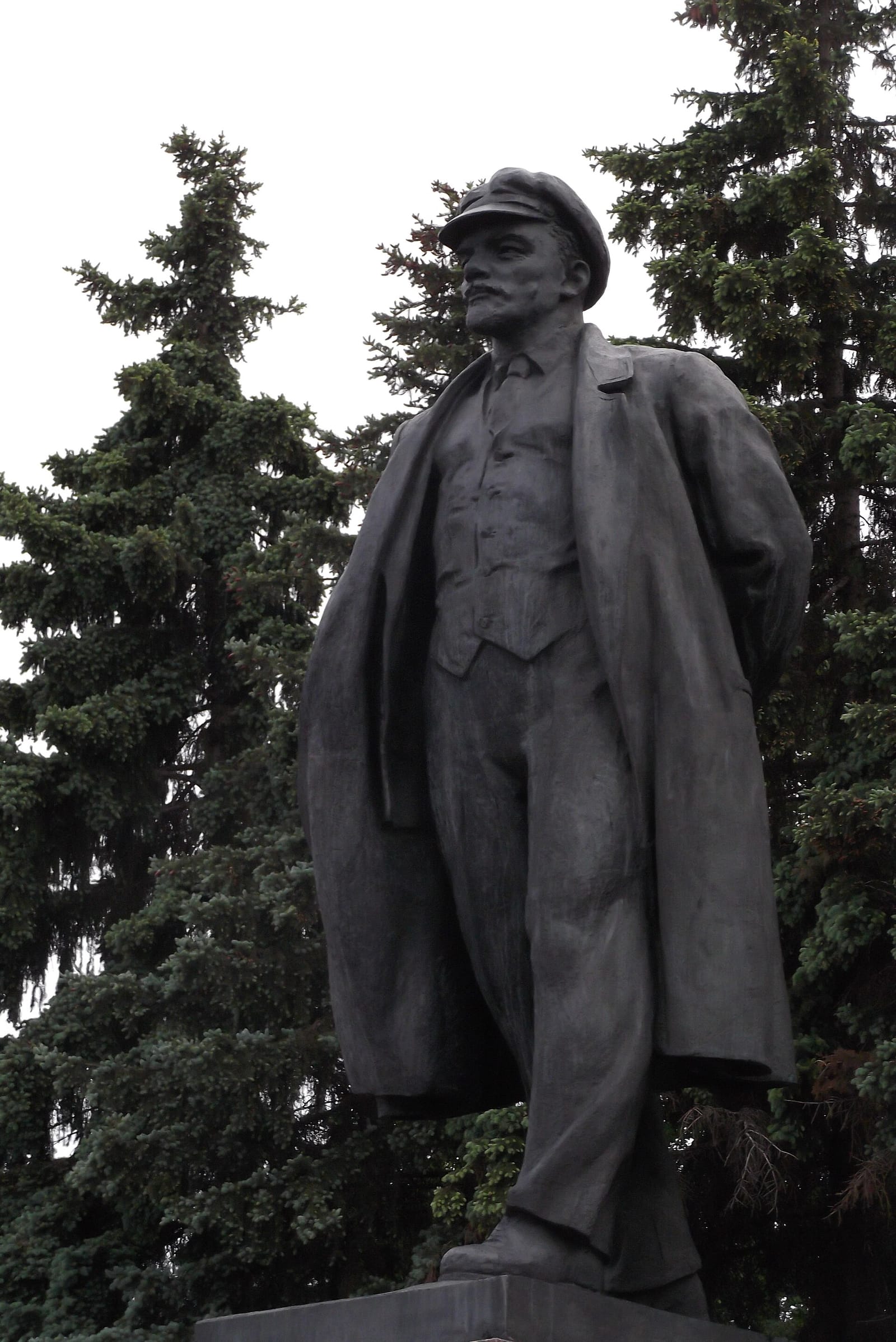 Памятник Ленину