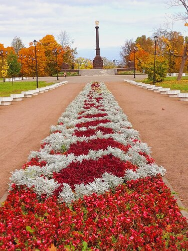 Стела «Город воинской славы» (Ломоносов)