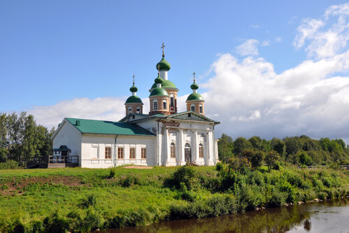 Церковь Смоленской иконы Божией Матери (Олонец)